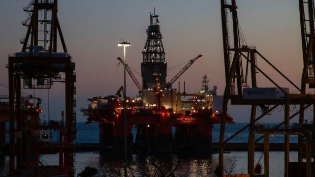 Ενεργειακός εφιάλτης: Το πετρέλαιο στα 150 δολάρια και η «αλυσιδωτή αντίδραση» που τρέμει η αγορά