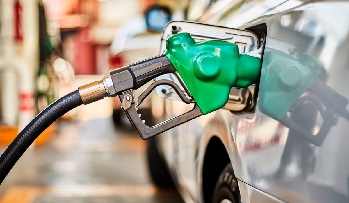 Επιστρέφουν Fuel Pass και Power Pass: Συναγερμός στην κυβέρνηση για το «ράλι» στο πετρέλαιο – Τα μέτρα κατά της αισχροκέρδειας