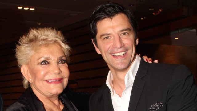 Σάκης Ρουβάς για Μαρινέλλα: Το συγκλονιστικό «αντίο» στη μητρική φιγούρα της ζωής του – «Ήταν παρουσία που σε καθήλωνε»
