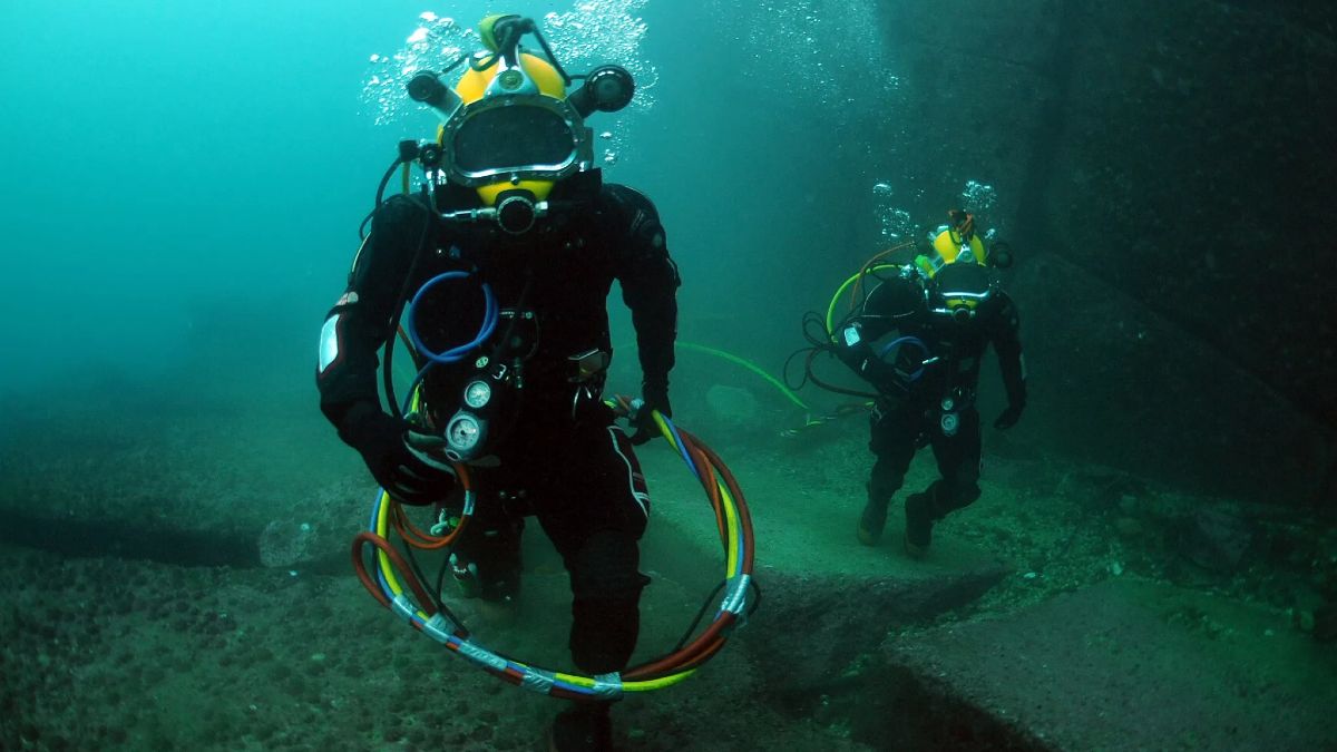 Αυτή είναι η πιο επικίνδυνη δουλειά του κόσμου και πληρώνονται με 1000€ την ημέρα