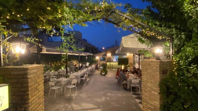 «Στης Έλλης»: Η αυθεντική ελληνική κουζίνα βρίσκει το σπίτι της στην Αγία Παρασκευή