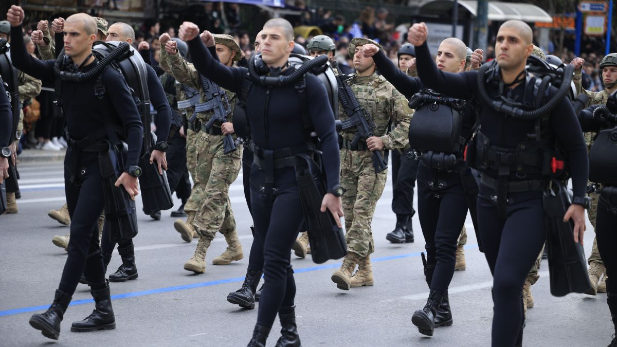 ΣΤΡΑΤΙΩΤΙΚΗ ΠΑΡΕΛΑΣΗ ΣΤΗΝ ΑΘΗΝΑ ΓΙΑ ΤΗΝ ΕΘΝΙΚΗ ΕΠΕΤΕΙΟ ΤΗΣ 25ης ΜΑΡΤΙΟΥ 1821