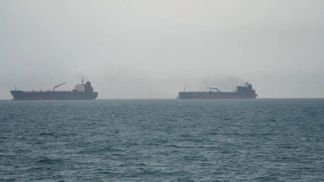 Περσικός Κόλπος: Η στιγμή που οι Φρουροί της Επανάστασης επιτίθενται στο δεξαμενόπλοιο, δείτε το βίντεο