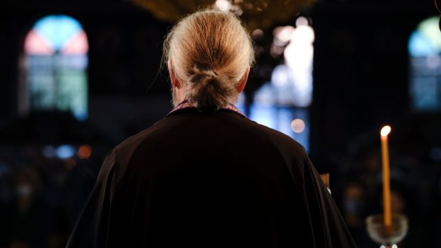 Θεσσαλονίκη: Καταδικάστηκε πρώην αρχιμανδρίτης για απάτη 1,3 εκατ. ευρώ – Σάλος με την υπόθεση