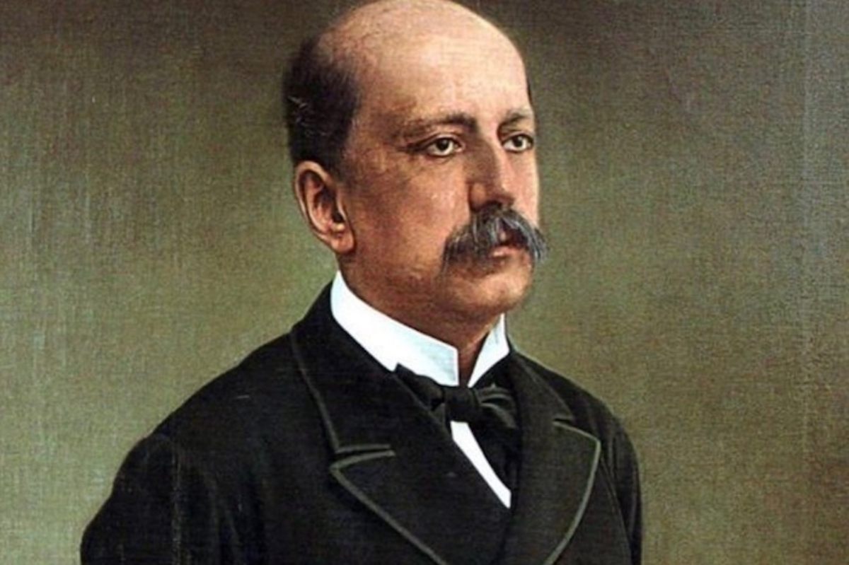 Το 1875 έγινε για πρώτη φορά πρωθυπουργός και επέβαλε την «Αρχή της Δεδηλωμένης»