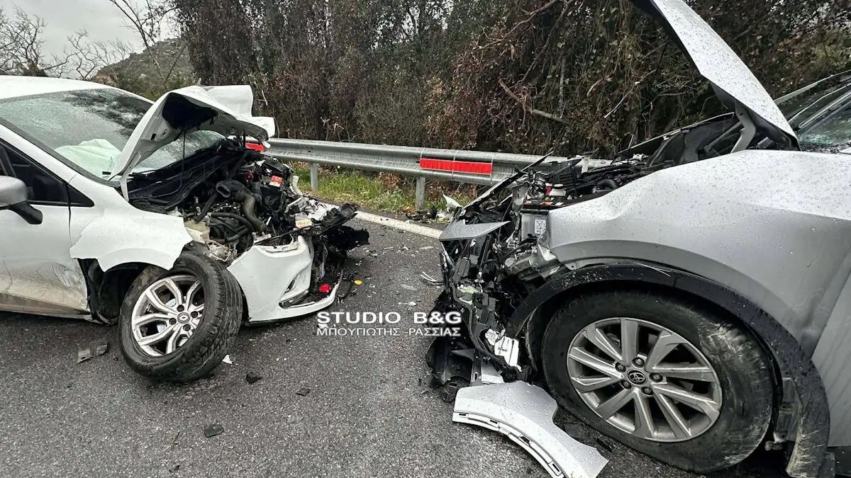 Σοκαρισμένη η Αργολίδα από το σφοδρό τροχαίο ατύχημα που σημειώθηκε το απόγευμα στην παλαιά Εθνική Οδό Άργους – Κορίνθου.