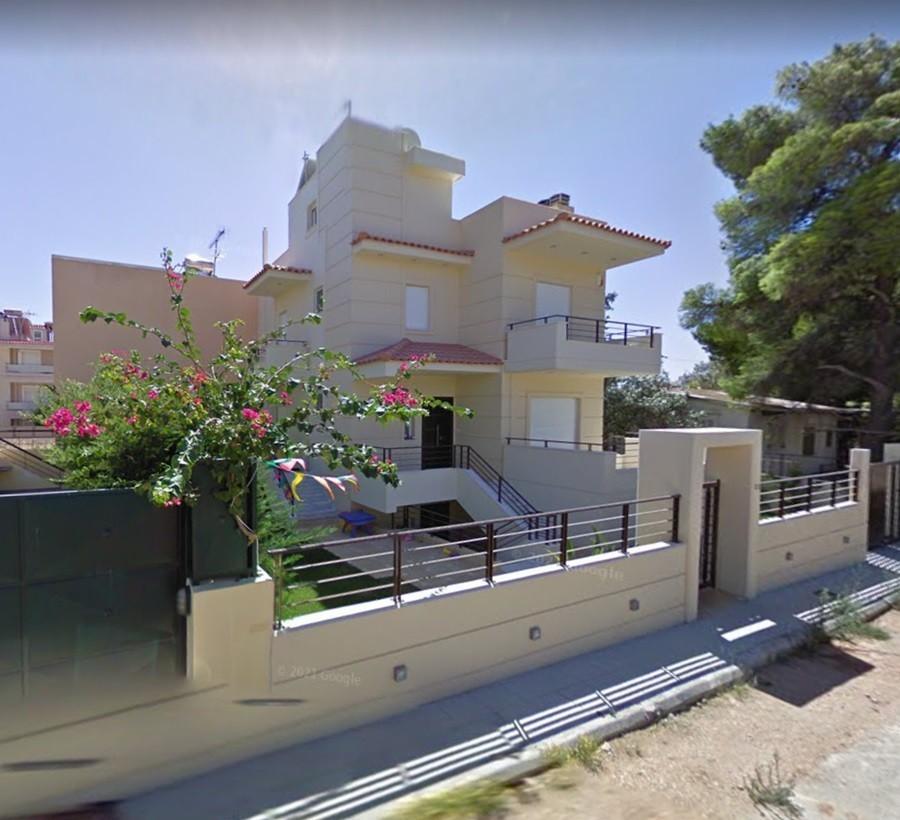 Η βίλα του Γιώργου Τσαγκαράκη στην Βάρη