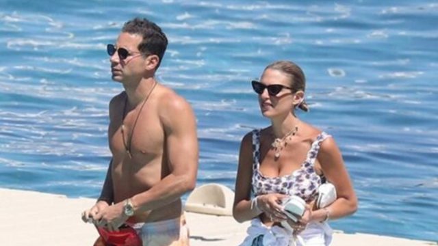Βασίλης Μιχαήλ: Ποιος είναι ο εφοπλιστής που χτυπήθηκε το τάνκερ του στον Περσικό – Ο στόλος, τα τρία χόμπι και ο γάμος με την κόρη του Mr Jumbo