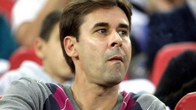 Τσιάρτας: Στο «σφυρί» ξανά η τριώροφη μονοκατοικία με πισίνα – Η νέα τιμή εκκίνησης, δείτε φωτογραφία