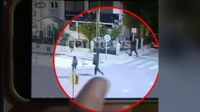 Έγκλημα στην Καλαμαριά: Νέο βίντεο-σοκ από την δολοφονία του 20χρονου – Η στιγμή της κατάρρευσης και το χρονικό της μοιραίας συμπλοκής