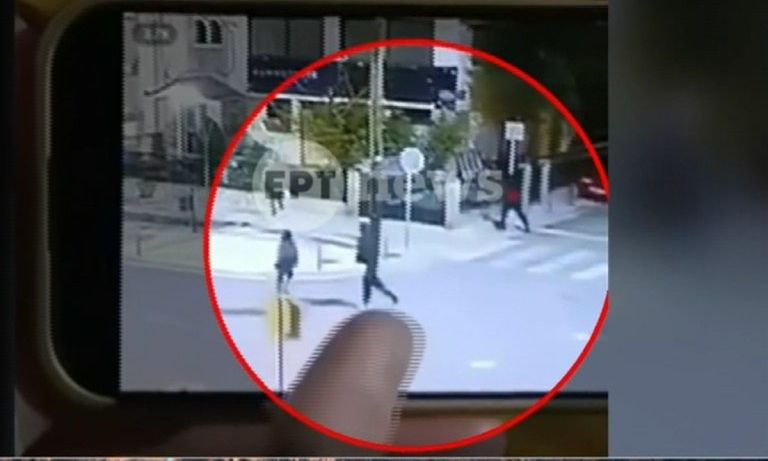 Έγκλημα στην Καλαμαριά: Νέο βίντεο-σοκ από την δολοφονία του 20χρονου – Η στιγμή της κατάρρευσης και το χρονικό της μοιραίας συμπλοκής