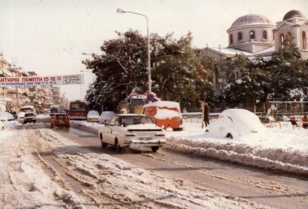 Από τον «χιονιά του αιώνα» το 1987 στην παρατεταμένη ανομβρία του 2026: Ο Καιρός παρουσιάζει εντυπωσιακές αντιθέσεις σύμφωνα με την ανάλυση του Νίκου Καντερέ