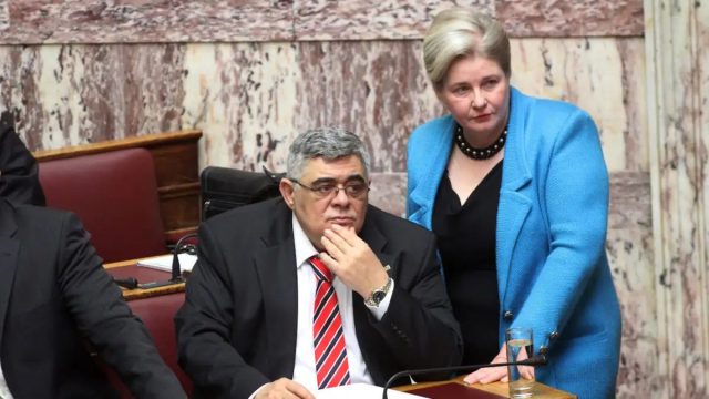 Ανατροπή με την Χρυσή Αυγή – Στη φυλακή η Ελένη Ζαρούλια η σύζυγος του Μιχαλολιάκου