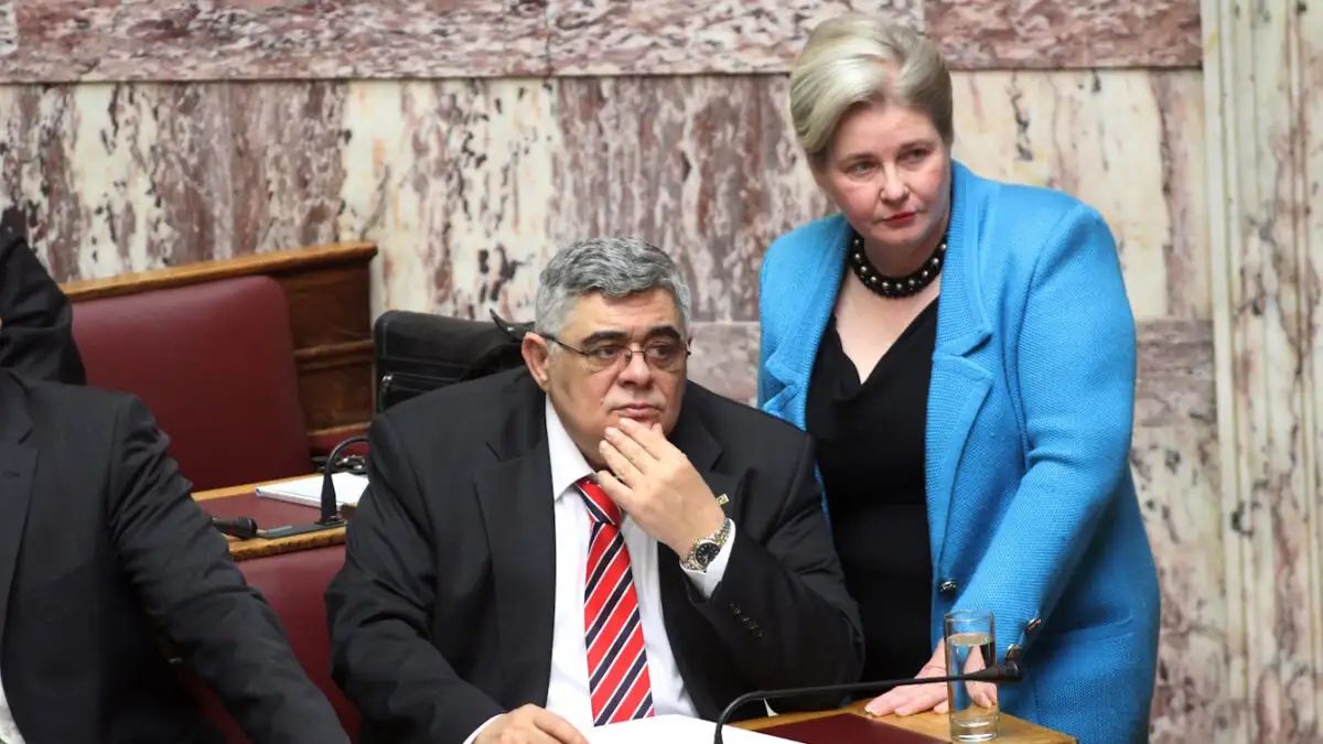 Ανατροπή με την Χρυσή Αυγή – Στη φυλακή η Ελένη Ζαρούλια η σύζυγος του Μιχαλολιάκου