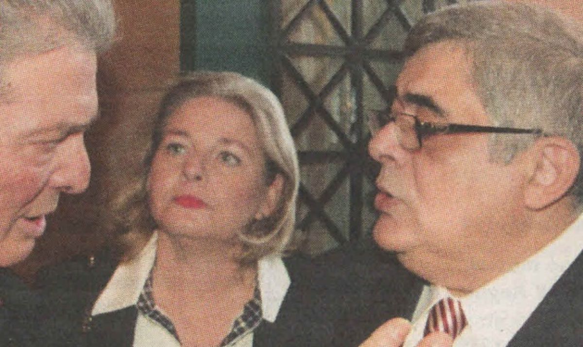 Η γυναίκα δίπλα στον Μιχαλολιάκο