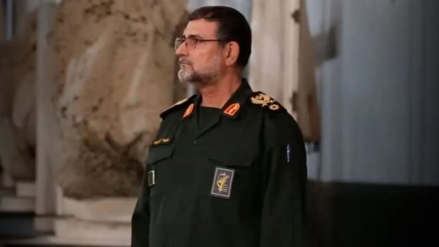 Μέση Ανατολή: Νεκρός ο αρχηγός του ναυτικού των Φρουρών της Επανάστασης – «Χτυπήσαμε πυρηνική εγκατάσταση στο Ισραήλ», λέει το Ιράν
