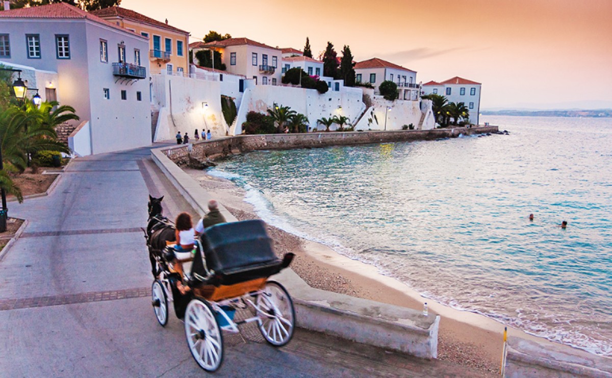 Βόλτα με άμαξα στις Σπέτσες