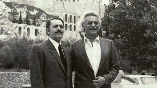 Σαν σήμερα, 30 Απριλίου 2011: “Έφυγε” ο Λάκης Σάντας, ο άνθρωπος που κατέβασε τη σβάστικα από την Ακρόπολη