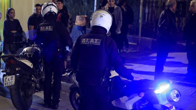 Ανατροπή με τον νεκρό 25χρονο στον Άγιο Δημήτριο: Η αποκάλυψη για τον πατέρα (Ταξίαρχο της ΕΛ.ΑΣ.) του θύματος που ανατριχιάζει!
