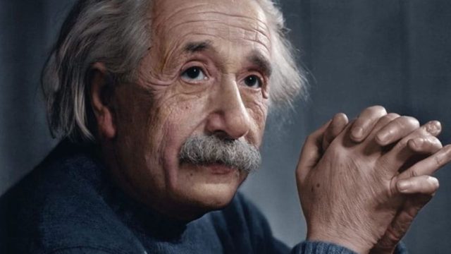 Από «καθυστερημένο» παιδί, ο πιο έξυπνος άνθρωπος στην ιστορία – Πώς ο Αϊνστάιν ταπείνωσε τους δασκάλους που τον θεωρούσαν «ανεγκέφαλο»