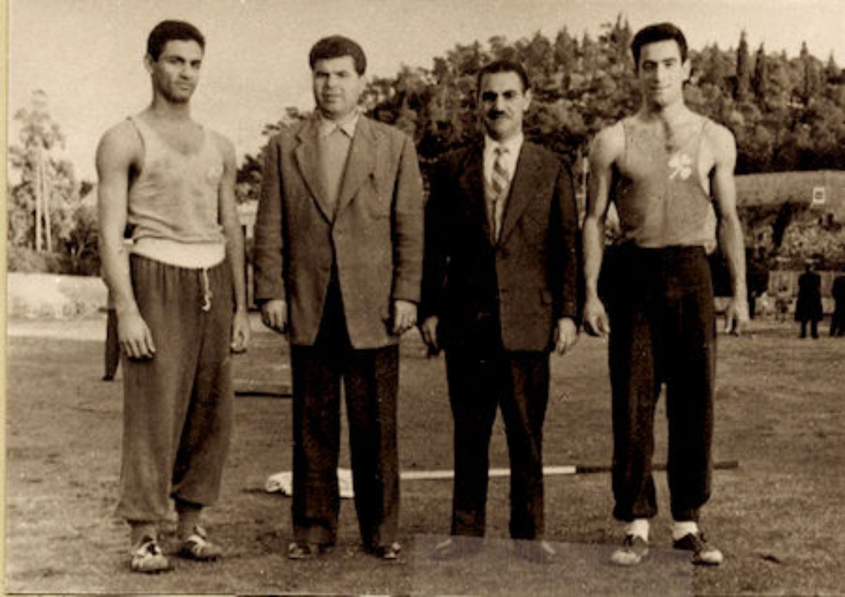 υπήρξε στην νεότητά του ένας σπουδαίος αθλητής του δεκάθλου με τα χρώματα του Παναθηναϊκού