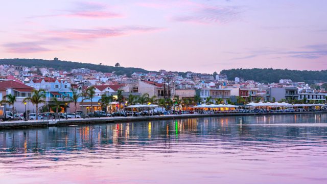 Θρίλερ στην Κεφαλονιά: Βρήκαν 19χρονη νεκρή έξω από ψησταριά – Το αναπάντητο «γιατί» πίσω από την ανείπωτη τραγωδία στο Αργοστόλι