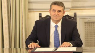 Σε πολύ σοβαρή κατάσταση ο Γιώργος Μυλωνάκης – Η ρήξη ανευρύσματος εγκεφάλου προκάλεσε εγκεφαλική αιμορραγία