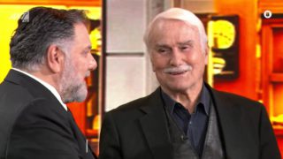 Γρηγόρης Αρναούτογλου: Άγνωστες ιστορίες από τον πατέρα του