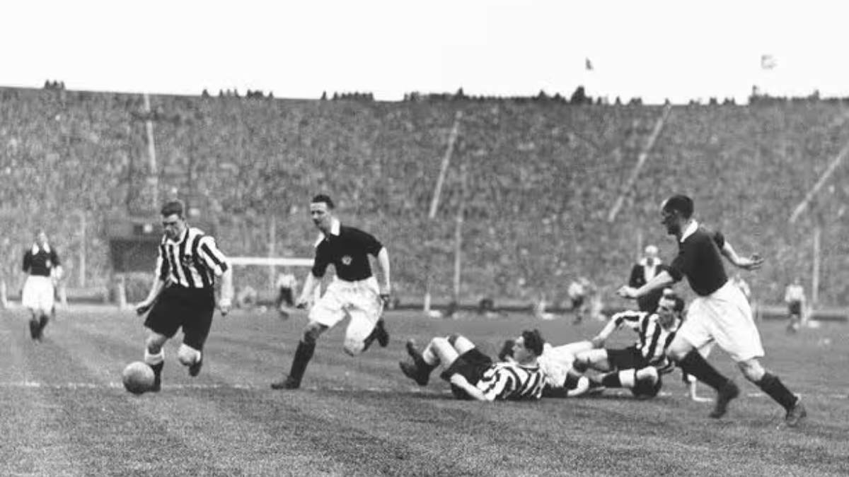 Σαν σήμερα, 24 Απριλίου 1932: Το γκολ που δεν έπρεπε να μετρήσει – Όταν η τεχνολογία μπήκε για πρώτη φορά στο ποδόσφαιρο