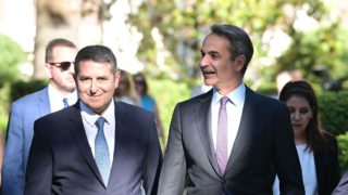 Άσχημα νέα για την υγεία του Γιώργου Μυλωνάκη: Στον Ευαγγελισμό εσπευσμένα ο Κυριάκος Μητσοτάκης – «Η κατάσταση είναι δύσκολη»