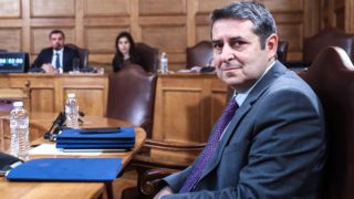 Συναγερμός στο Μέγαρο Μαξίμου: Στον Ευαγγελισμό εσπευσμένα ο Γιώργος Μυλωνάκης – Κατέρρευσε κατά τη διάρκεια του πρωινού καφέ