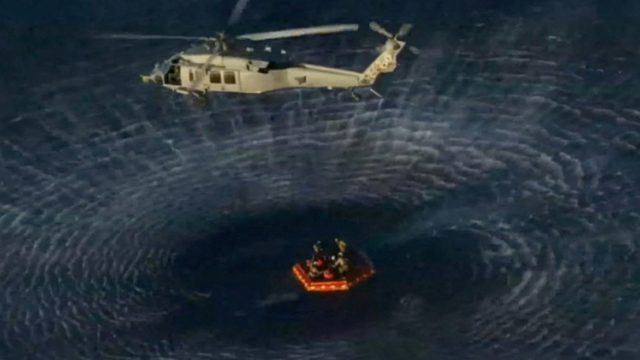 Δείτε τη συγκλονιστική στιγμή της προσγείωσης του πληρώματος ARTEMIS II στον ωκεανό