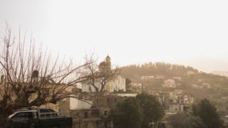 Καιρός σήμερα 14/4: Ζέστη, αφρικανική σκόνη και τοπικές μπόρες – Η πρόγνωση της Ρήγου και του Αρνιακού