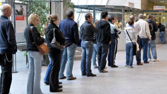 Σαν σήμερα, 29 Απριλίου 2016: Η ανεργία στην Ελλάδα παραμένει σε υψηλά επίπεδα – Ένας αριθμός που αποτυπώνει μια ολόκληρη εποχή