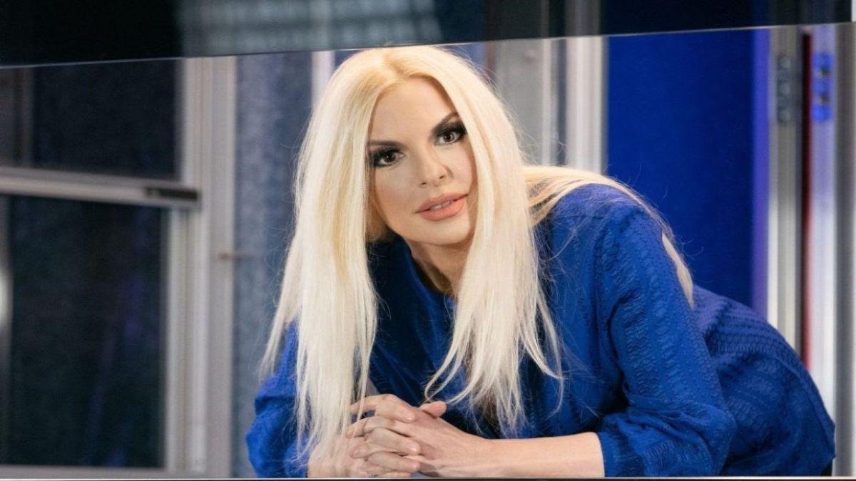 Όταν σε ρωτάνε οι συγγενείς διάφορα σε πασχαλινό τραπέζι η Αννίτα Πάνια έχει την λύση