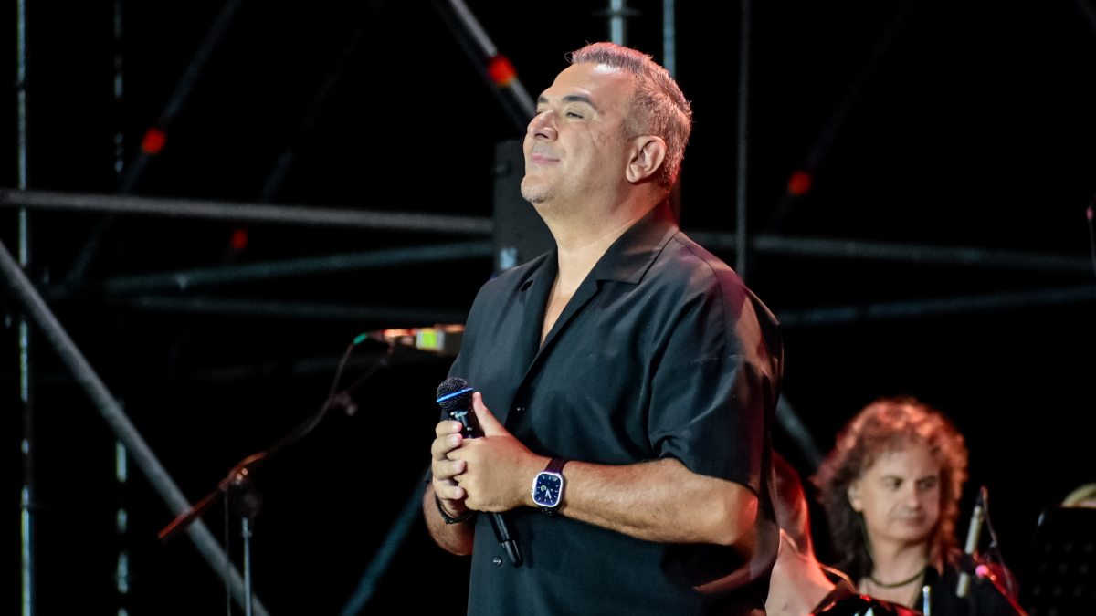 Αντώνης Ρέμος: Η ξαφνική ανακοίνωση που αλλάζει τα δεδομένα στη νυχτερινή Αθήνα