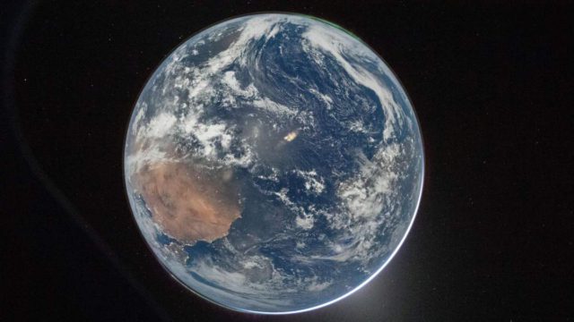 Artemis II: Η εντυπωσιακή πρώτη εικόνα της Γης από το ταξίδι στη Σελήνη – «Είμαστε όλοι κολλημένοι στο παράθυρο», λένε οι αστροναύτες