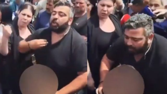 Η στιγμή που κτηνοτρόφος από τη Κύπρο παραδίδει το παιδί του για να το μεγαλώσει ο υπουργός Δικαιοσύνης