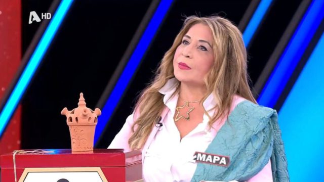 Deal: Η παίκτρια που άφησε άφωνο τον Θαναηλάκη – Από τον «Πρωινό Καφέ» στη λάντζα της Σαντορίνης