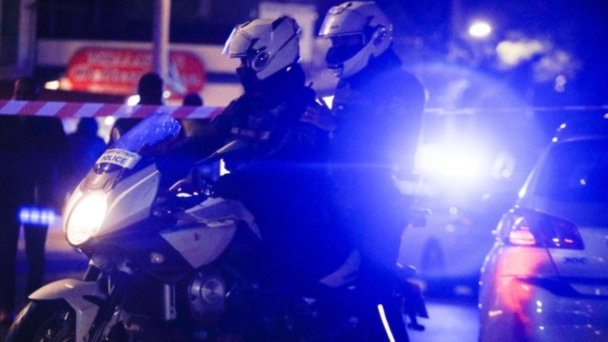 Αστυνομικοί της Τροχαίας Κομοτηνής εντόπισαν ένα όχημα στο οποίο επέβαιναν οι πέντε κατηγορούμενοι