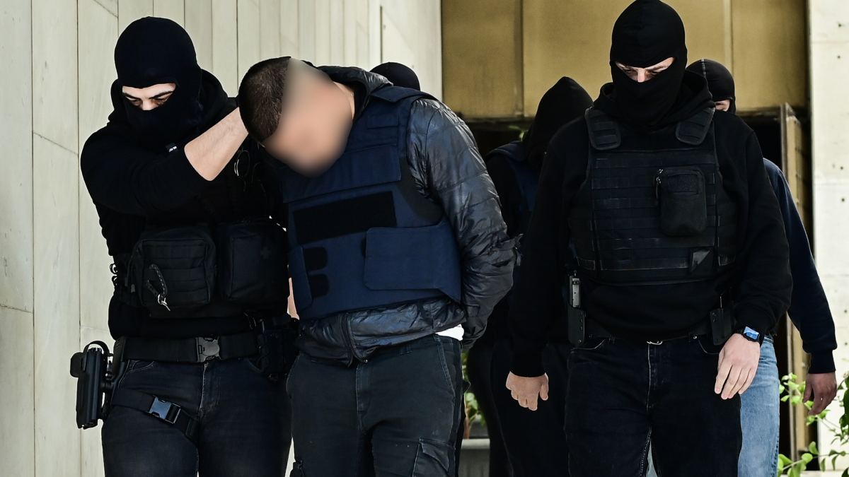 Ξεσπά η μητέρα του 20χρονου δολοφόνου του Αγίου Δημητρίου