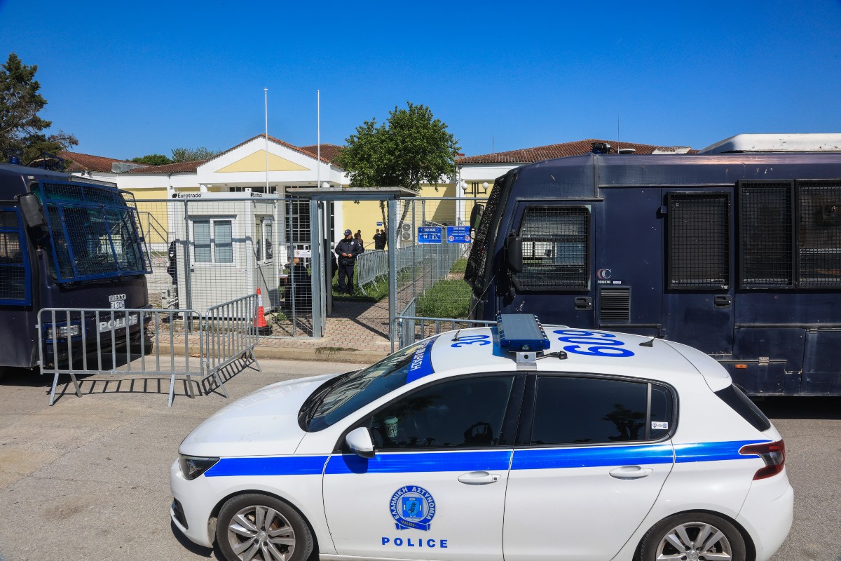 «Λουκέτο» και συλλήψεις σε κατάστημα με παράνομα τυχερά παίγνια