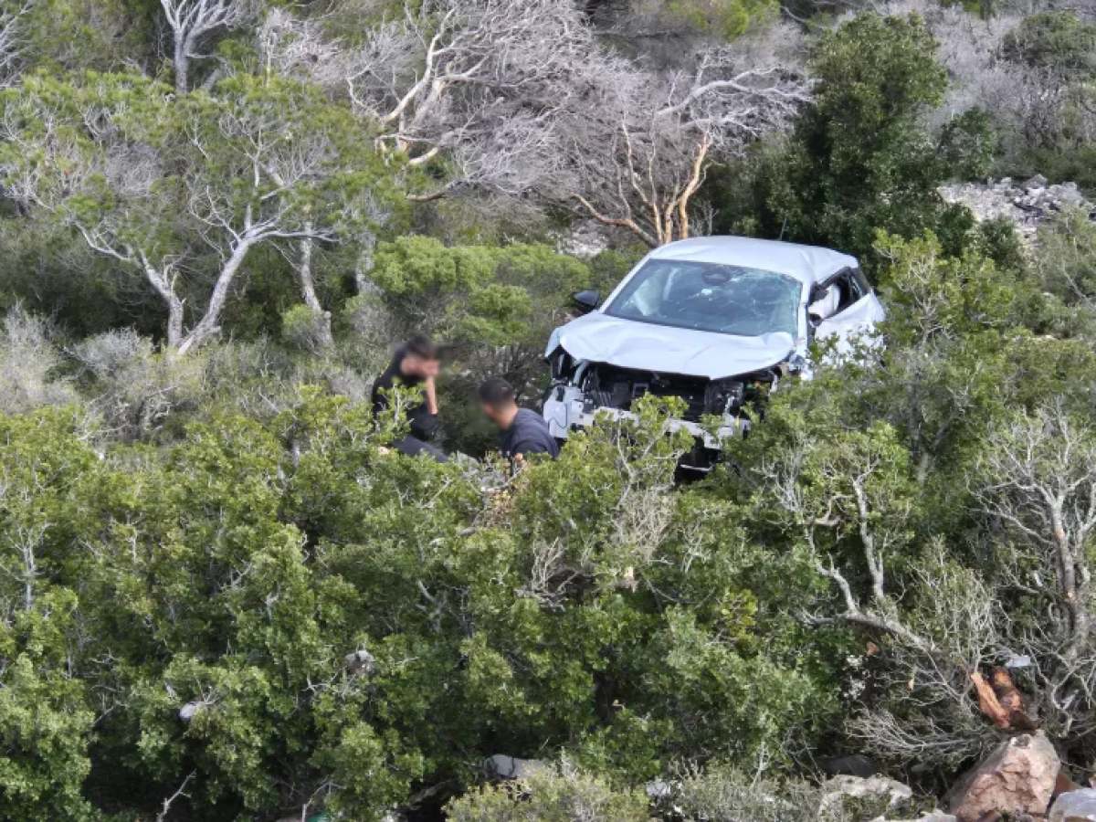 Σοκ στη Ρόδο: Δύο φορές προσπάθησε να ρίξει το αυτοκίνητο στον γκρεμό ενώ μέσα ήταν το παιδί τους