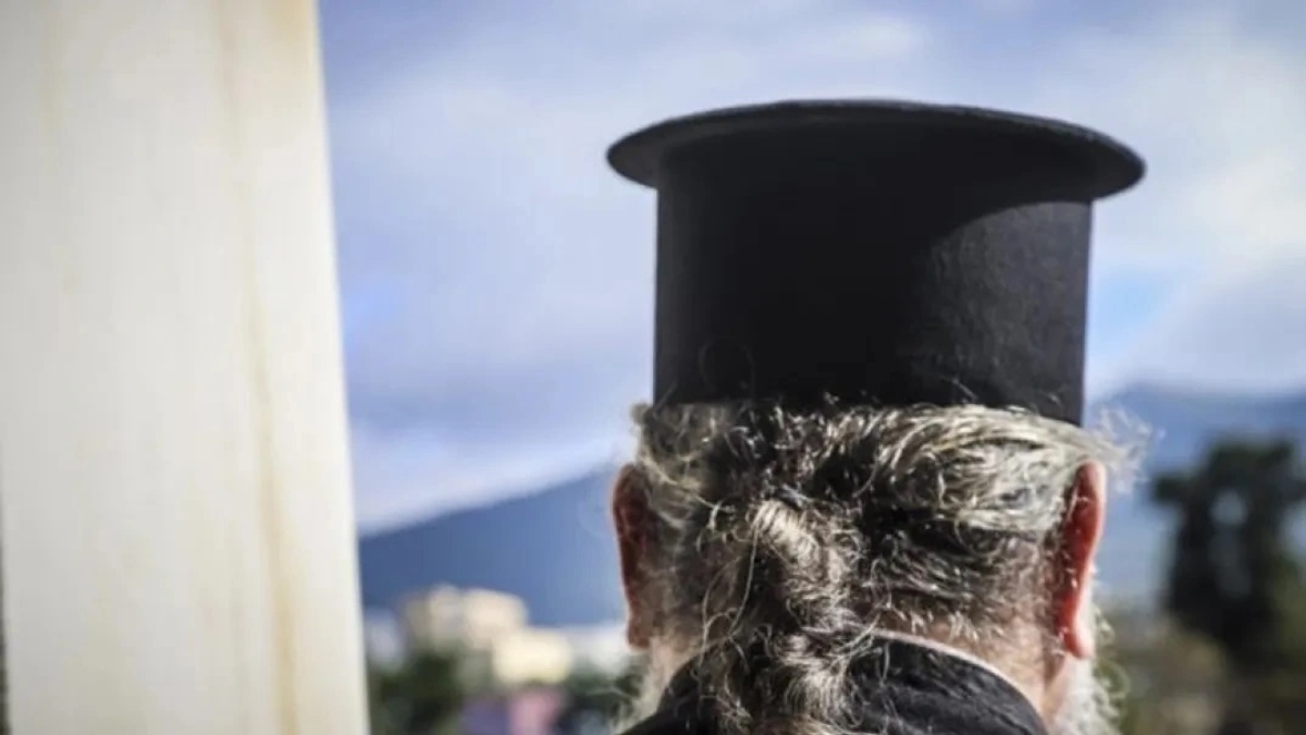 Κρήτη: Ιερέας πήγε να ψάλλει «Χριστός Ανέστη» αλλά έκανε Ανάσταση στα κρατητήρια – Τι συνέβη