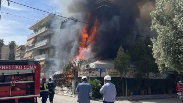 Συναγερμός στο Ίλιον: Μεγάλη φωτιά σε εμπορικό κατάστημα – Ισχυρές δυνάμεις επιχειρούν στο σημείο