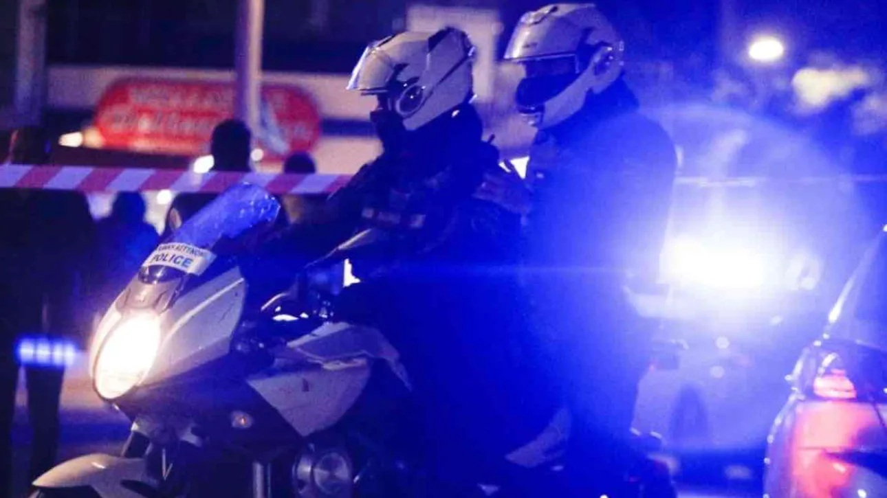 Σε εξέλιξη οι διαπραγματεύσεις της ΕΚΑΜ με τον 55χρονο που επιτέθηκε στη μητέρα του στον Νέο Κόσμο.