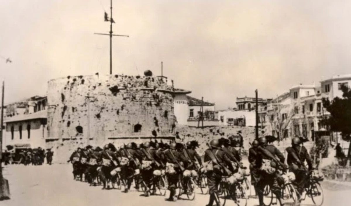 Ο ιταλικός στόλος εμφανίστηκε μπροστά στα λιμάνια του Δυρραχίου, του Αυλώνα, των Αγίων Σαράντα και του Σενγκίν, περίπου 22.000 στρατιώτες