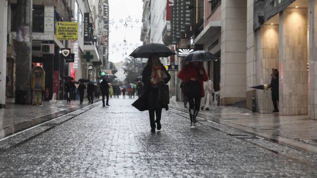Καιρός σήμερα 23/4: Ασταθές σκηνικό με βροχές και πτώση θερμοκρασίας – Η πρόγνωση Αρνιακού και Τσατραφύλλια