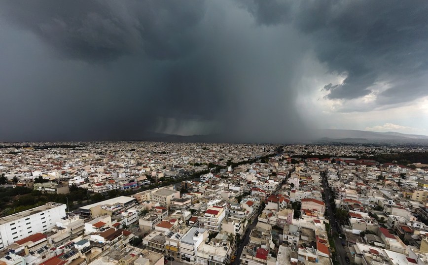 Σε ετοιμότητα βρίσκονται οι κάτοικοι στη Μακεδονία και τη Θράκη λόγω της μεταβολής που παρουσιάζει ο καιρός τις τελευταίες ώρες.
