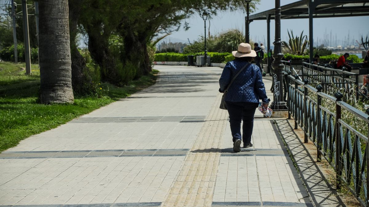 Καιρός Πάσχα 2026: Θα ψήσουμε με ήλιο ή με βροχή; Τα Μερομήνια δίνουν την απάντηση